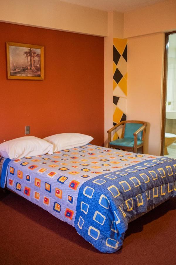 Union Plaza Hotel โกชาบัมบา ภายนอก รูปภาพ